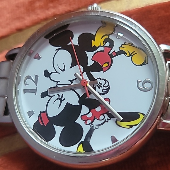 Disney Vintage Watch - Picture 13 of 14